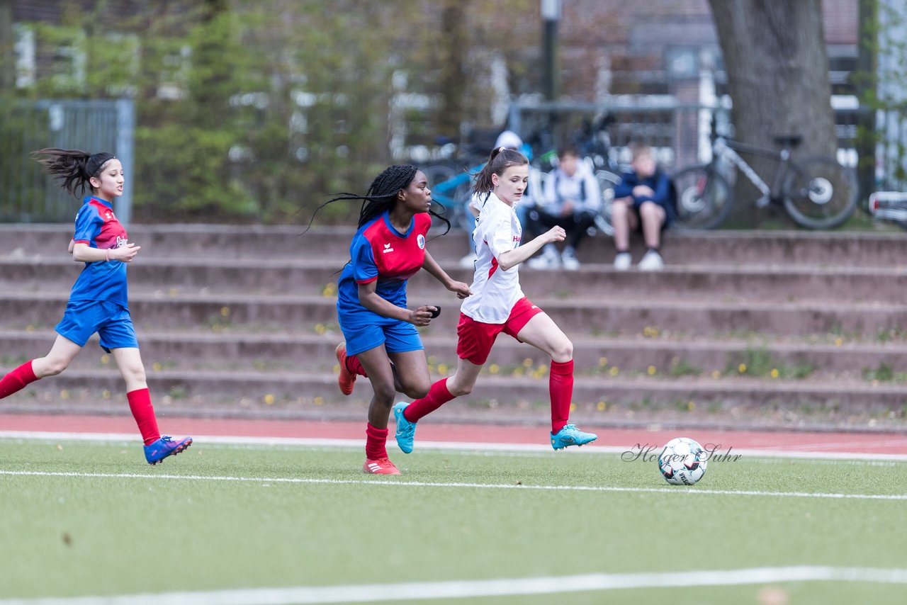 Bild 136 - wCJ Walddoerfer 2 - VfL Pinneberg 2 : Ergebnis: 7:0